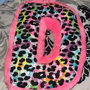 D cheetah pink pillow